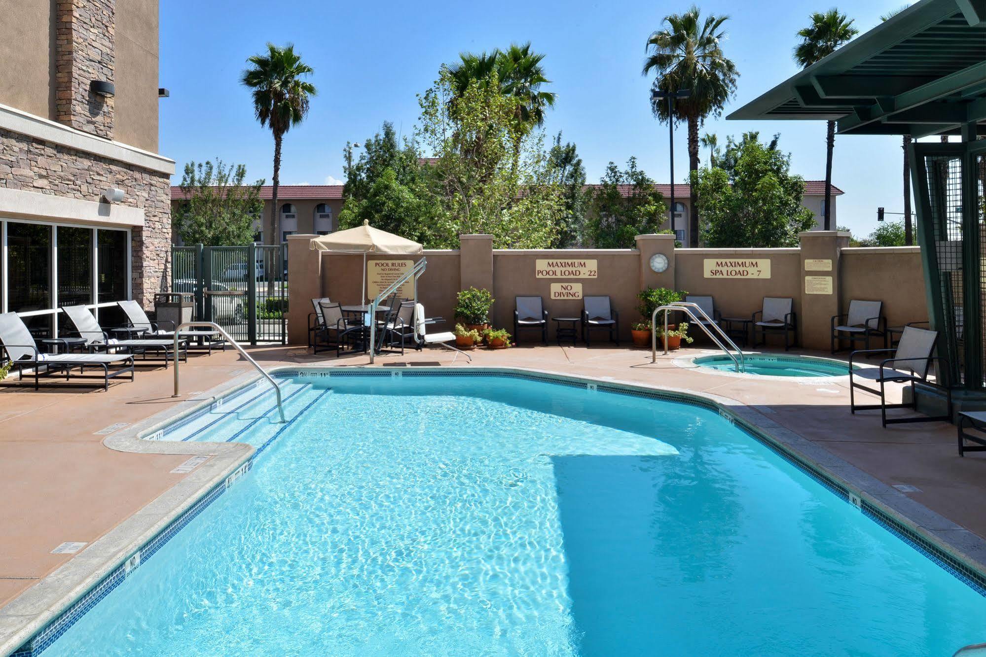 Comfort Suites Ontario Airport Convention Center Exterior foto